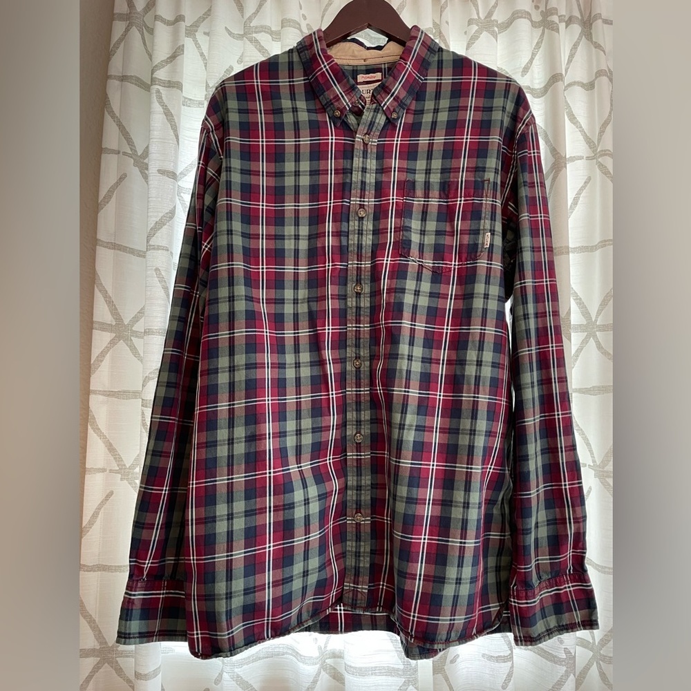 Burton durable goods brand men’s size XL button up flannel print shirt